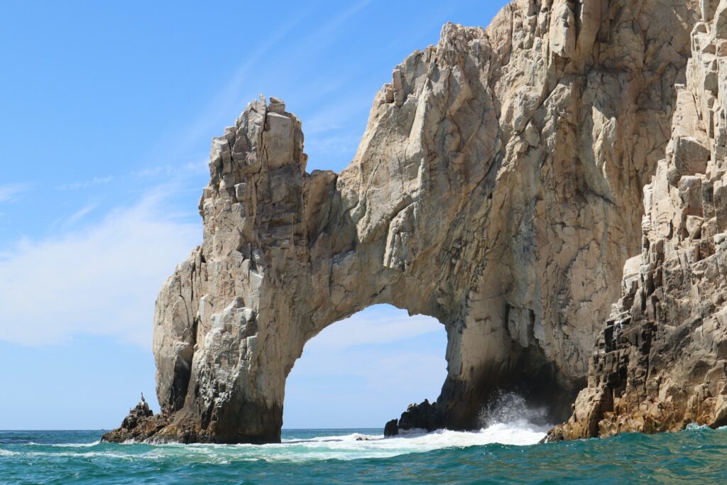 CABO DIMOND-los cabos-Beautiful view of The Arch, the iconic landmark emerging from the ocean in Los Cabos, Mexico